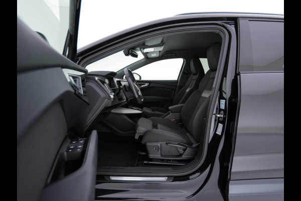 Audi Q4 e-tron 40 Launch edition Advanced Plus 77 kWh [3-Fase] {SOH-93%} (INCL-BTW) *HEATPUMP | ADAPT-CRUISE | MATRIX-LED | NAVI-FULLMAP | KEYLESS | CAMERA | DIGI-COCKPIT | DAB | AMBIENT-LIGHT | HEATED-SPORTSEATS | SHIFT-PADDLES | PRIVACY-GLASS | 19''ALU*