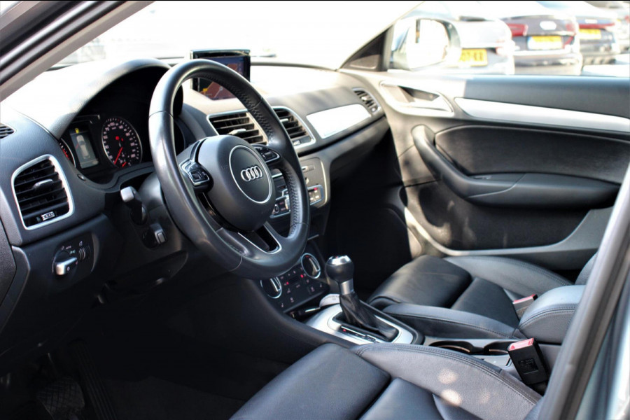 Audi Q3 2.0 TFSI Quattro Sport line | S-tronic | Trekhaak | LEER |