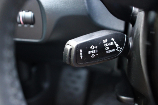 Audi Q3 2.0 TFSI Quattro Sport line | S-tronic | Trekhaak | LEER |