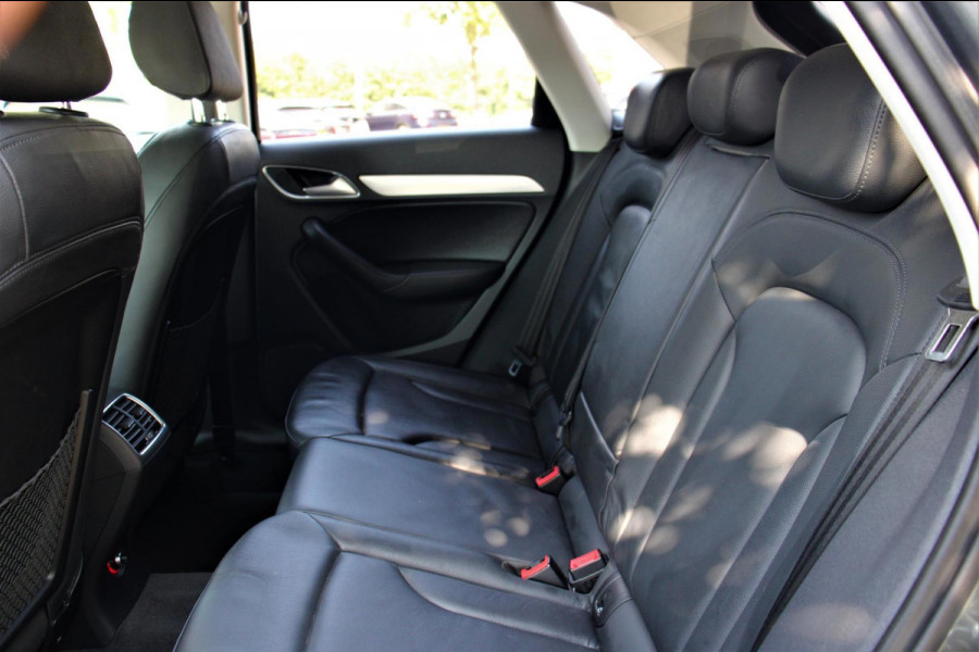 Audi Q3 2.0 TFSI Quattro Sport line | S-tronic | Trekhaak | LEER |