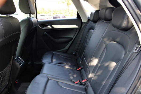 Audi Q3 2.0 TFSI Quattro Sport line | S-tronic | Trekhaak | LEER |