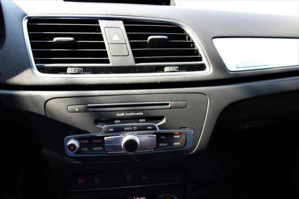 Audi Q3 2.0 TFSI Quattro Sport line | S-tronic | Trekhaak | LEER |
