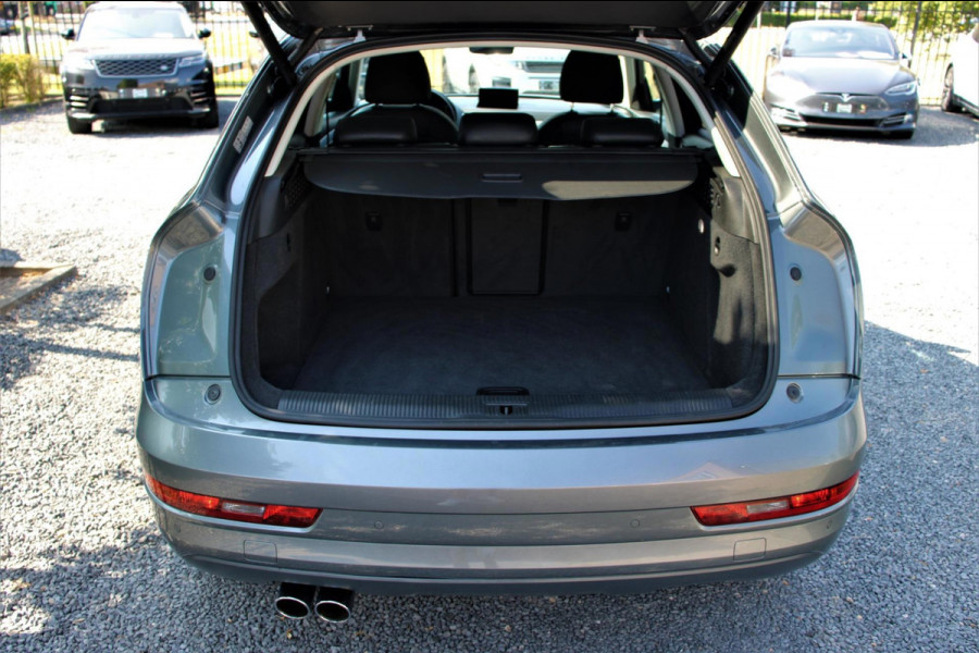 Audi Q3 2.0 TFSI Quattro Sport line | S-tronic | Trekhaak | LEER |