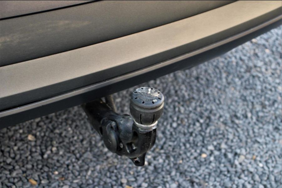 Audi Q3 2.0 TFSI Quattro Sport line | S-tronic | Trekhaak | LEER |