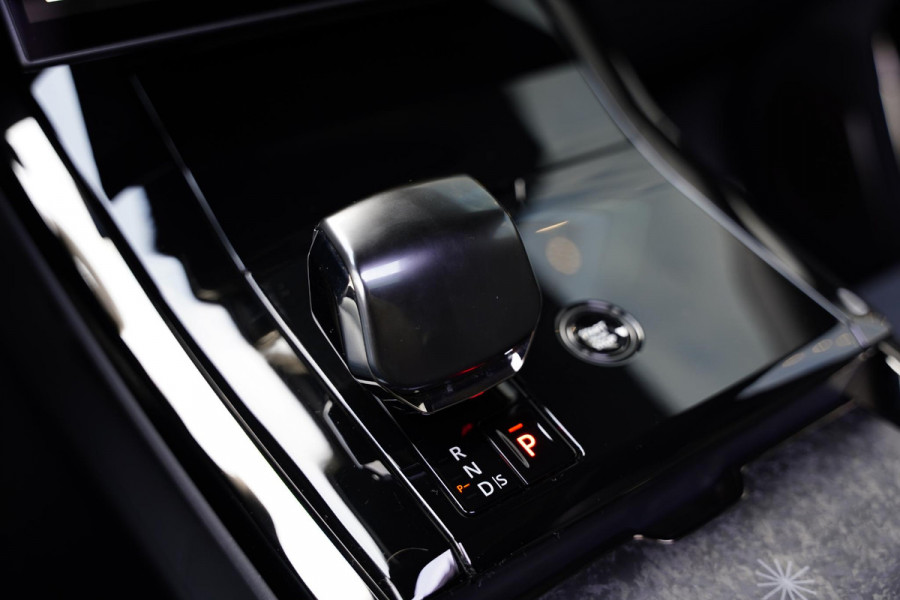 Land Rover Range Rover Sport P635 SV / Celestial Sol / Carbon