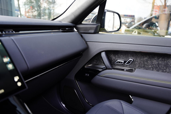 Land Rover Range Rover Sport P635 SV / Celestial Sol / Carbon