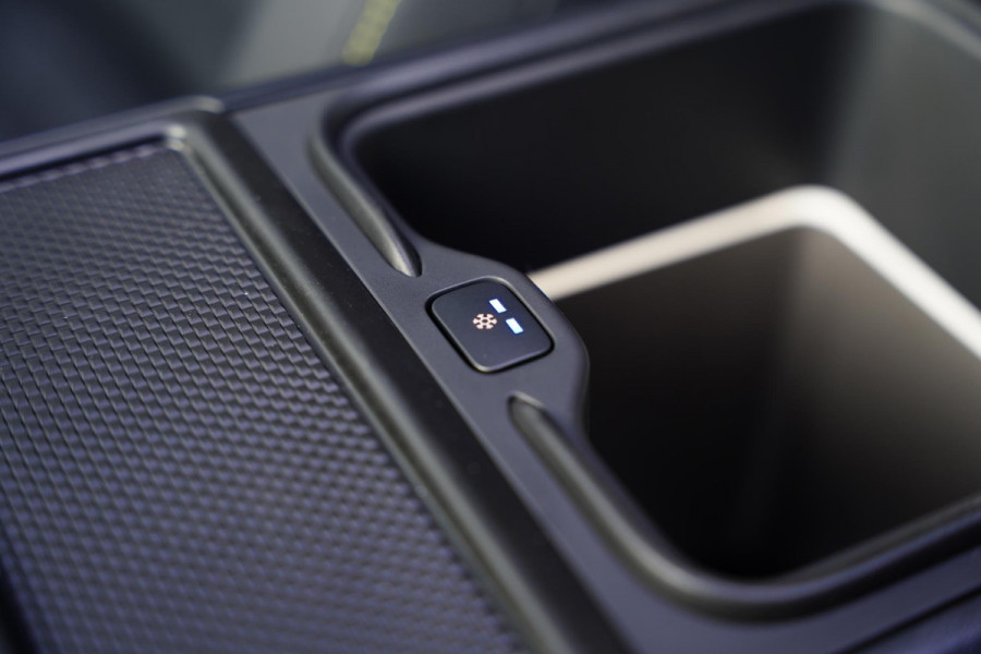 Land Rover Range Rover Sport P635 SV / Celestial Sol / Carbon