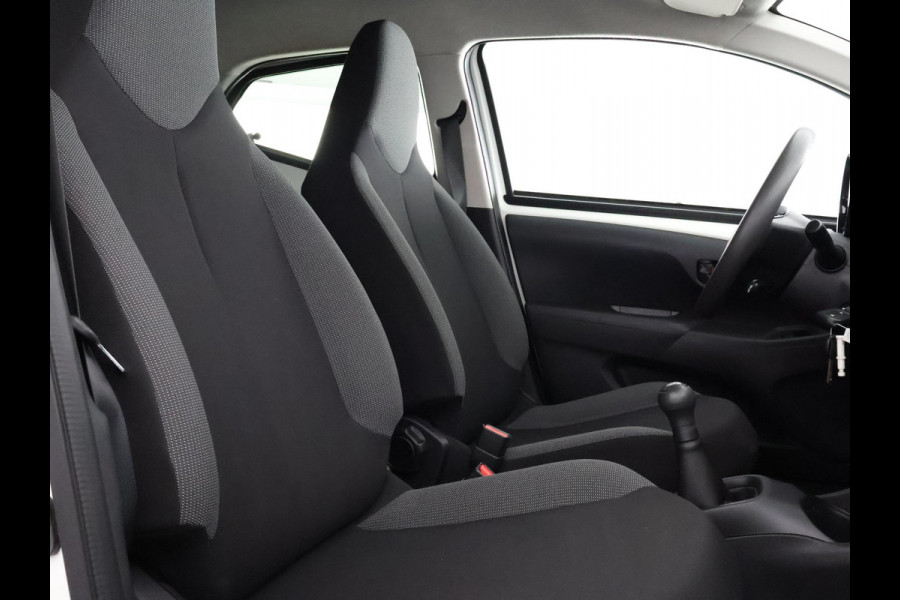 Toyota Aygo 1.0 VVT-i X-Fun Bi-Tone | Airco | Bluetooth | Privacy Glass |