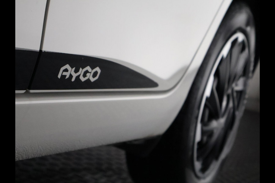 Toyota Aygo 1.0 VVT-i X-Fun Bi-Tone | Airco | Bluetooth | Privacy Glass |