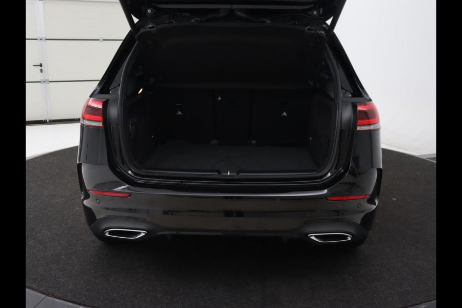 Mercedes-Benz B-Klasse 250e AMG | Trekhaak | Carplay | Stoelverwarming | Leder/Alcantara | Camera | Widescreen | Full LED | Navigatie | Park Assist | Climate control | Cruise control | PHEV | Plug In