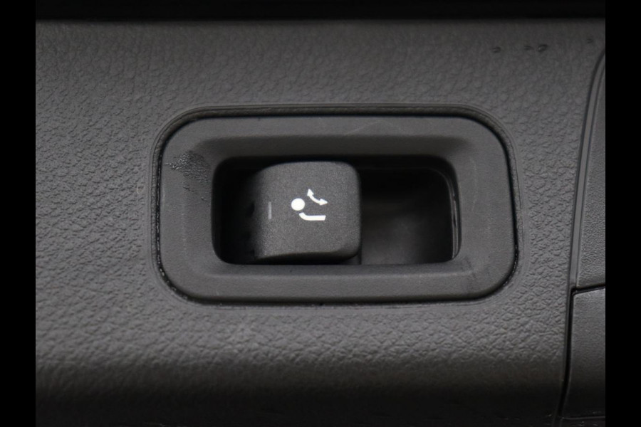 Mercedes-Benz B-Klasse 250e AMG | Trekhaak | Carplay | Stoelverwarming | Leder/Alcantara | Camera | Widescreen | Full LED | Navigatie | Park Assist | Climate control | Cruise control | PHEV | Plug In