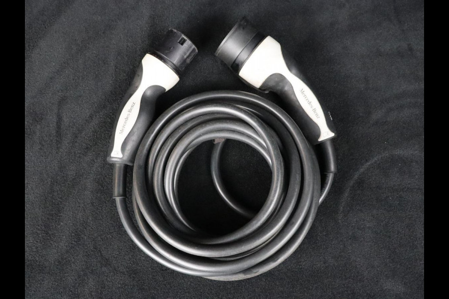 Mercedes-Benz B-Klasse 250e AMG | Trekhaak | Carplay | Stoelverwarming | Leder/Alcantara | Camera | Widescreen | Full LED | Navigatie | Park Assist | Climate control | Cruise control | PHEV | Plug In