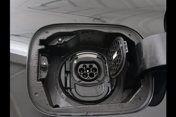 Mercedes-Benz B-Klasse 250e AMG | Trekhaak | Carplay | Stoelverwarming | Leder/Alcantara | Camera | Widescreen | Full LED | Navigatie | Park Assist | Climate control | Cruise control | PHEV | Plug In