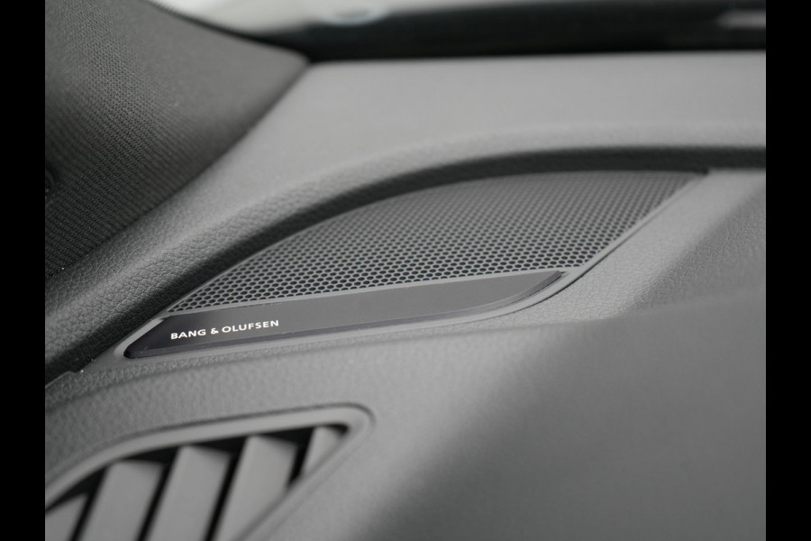 Audi Q5 Sportback 55 TFSI e Quattro 2x S-Line Plug In Hybrid 367pk PHEV | Luchtvering | Sfeerverlichting | Bang & Olufsen | Valcona Sportstoelen Verwarmd | Camera | Apple Carplay | Virtual | Keyless | Navigatie | DAB | 20"L.M |