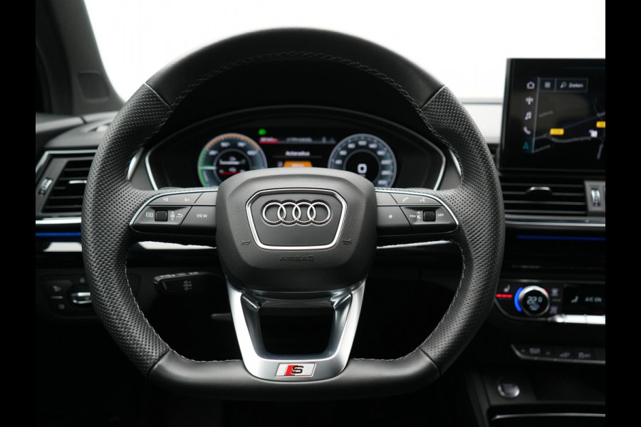 Audi Q5 Sportback 55 TFSI e Quattro 2x S-Line Plug In Hybrid 367pk PHEV | Luchtvering | Sfeerverlichting | Bang & Olufsen | Valcona Sportstoelen Verwarmd | Camera | Apple Carplay | Virtual | Keyless | Navigatie | DAB | 20"L.M |