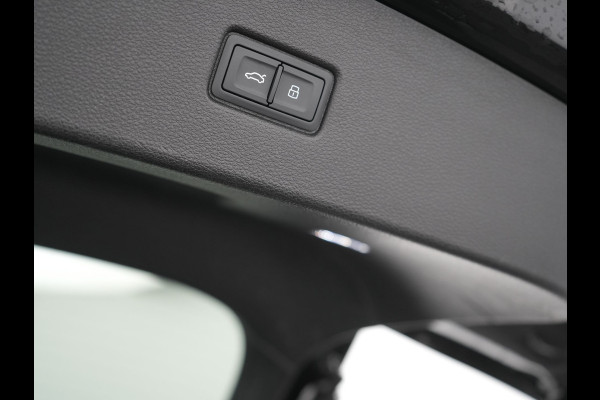 Audi Q5 Sportback 55 TFSI e Quattro 2x S-Line Plug In Hybrid 367pk PHEV | Luchtvering | Sfeerverlichting | Bang & Olufsen | Valcona Sportstoelen Verwarmd | Camera | Apple Carplay | Virtual | Keyless | Navigatie | DAB | 20"L.M |