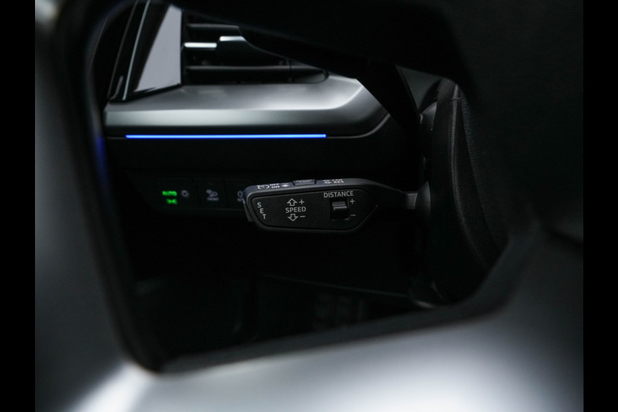 Audi Q4 e-tron 40 Launch edition Advanced Plus 77 kWh [3-Fase] {SOH-93%} (INCL-BTW) *HEATPUMP | ADAPT-CRUISE | MATRIX-LED | NAVI-FULLMAP | KEYLESS | CAMERA | DIGI-COCKPIT | DAB | AMBIENT-LIGHT | HEATED-SPORTSEATS | SHIFT-PADDLES | PRIVACY-GLASS | 19''ALU*