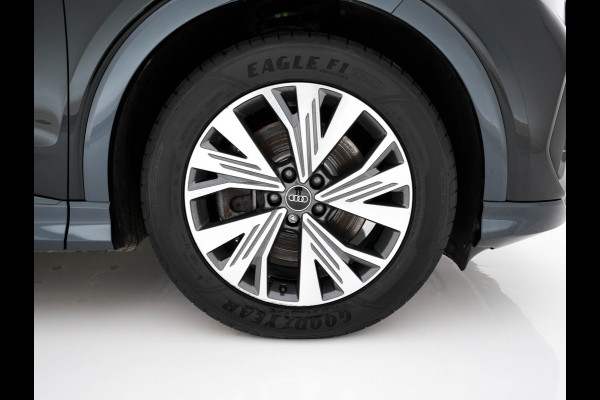 Audi Q4 e-tron 40 Launch edition Advanced Plus 77 kWh [3-Fase] {SOH-93%} (INCL-BTW) *HEATPUMP | ADAPT-CRUISE | MATRIX-LED | NAVI-FULLMAP | KEYLESS | CAMERA | DIGI-COCKPIT | DAB | AMBIENT-LIGHT | HEATED-SPORTSEATS | SHIFT-PADDLES | PRIVACY-GLASS | 19''ALU*
