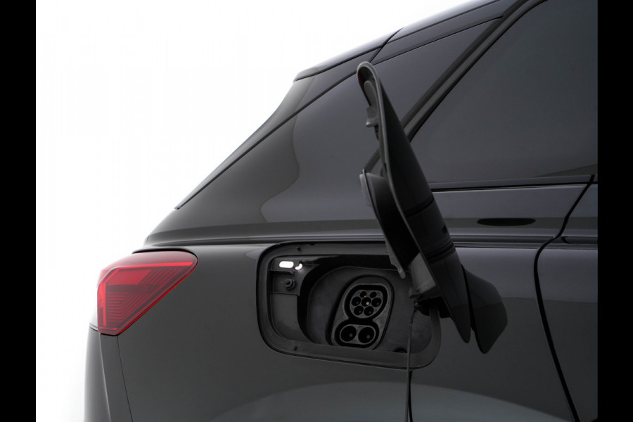 Audi Q4 e-tron 40 Launch edition Advanced Plus 77 kWh [3-Fase] {SOH-93%} (INCL-BTW) *HEATPUMP | ADAPT-CRUISE | MATRIX-LED | NAVI-FULLMAP | KEYLESS | CAMERA | DIGI-COCKPIT | DAB | AMBIENT-LIGHT | HEATED-SPORTSEATS | SHIFT-PADDLES | PRIVACY-GLASS | 19''ALU*