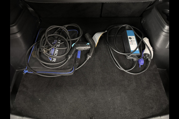 Mitsubishi Outlander 2.4 PHEV Intense (INCL.BTW) *LEATHER-MICROFIBRE | LED-LIGHTS | KEYLESS | CAMERA | HEATED-COMFORTSEATS | ECC | SHIFT-PADDLES | PDC | CRUISE | PRIVACY-GLASS | DAB | TOWBAR | 18''ALU *