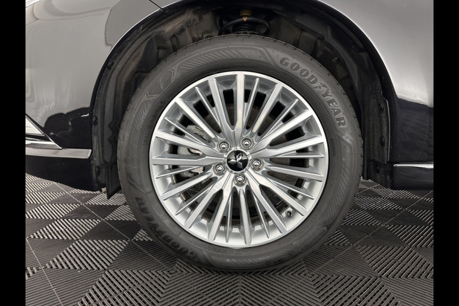 Mitsubishi Outlander 2.4 PHEV Intense (INCL.BTW) *LEATHER-MICROFIBRE | LED-LIGHTS | KEYLESS | CAMERA | HEATED-COMFORTSEATS | ECC | SHIFT-PADDLES | PDC | CRUISE | PRIVACY-GLASS | DAB | TOWBAR | 18''ALU *