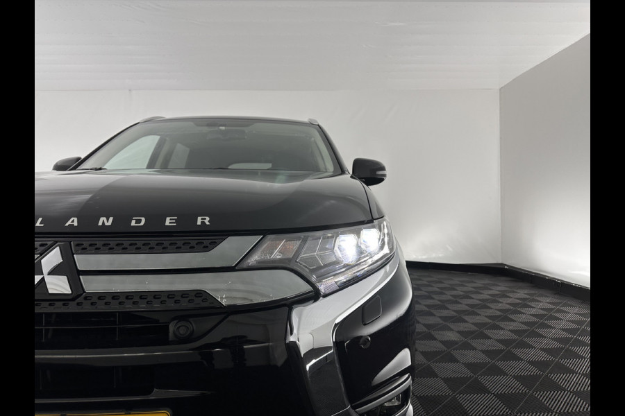 Mitsubishi Outlander 2.4 PHEV Intense (INCL.BTW) *LEATHER-MICROFIBRE | LED-LIGHTS | KEYLESS | CAMERA | HEATED-COMFORTSEATS | ECC | SHIFT-PADDLES | PDC | CRUISE | PRIVACY-GLASS | DAB | TOWBAR | 18''ALU *
