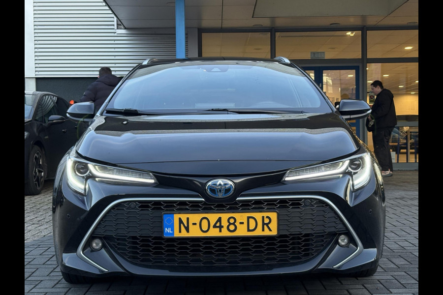 Toyota Corolla Touring Sports 1.8 Hybrid Executive | Trekhaak | Stoelverwarming | Head-up Display | Camera | Full LED |