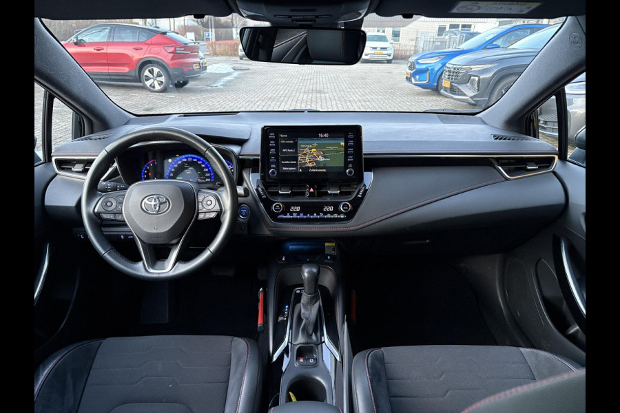 Toyota Corolla Touring Sports 1.8 Hybrid Executive | Trekhaak | Stoelverwarming | Head-up Display | Camera | Full LED |