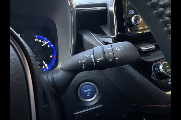 Toyota Corolla Touring Sports 1.8 Hybrid Executive | Trekhaak | Stoelverwarming | Head-up Display | Camera | Full LED |