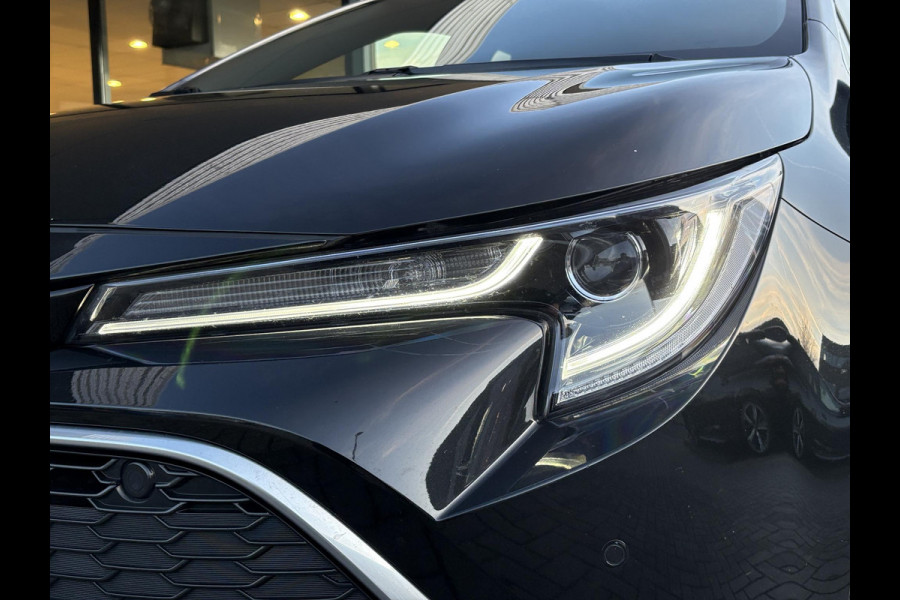 Toyota Corolla Touring Sports 1.8 Hybrid Executive | Trekhaak | Stoelverwarming | Head-up Display | Camera | Full LED |