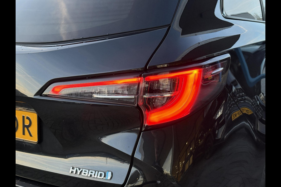Toyota Corolla Touring Sports 1.8 Hybrid Executive | Trekhaak | Stoelverwarming | Head-up Display | Camera | Full LED |