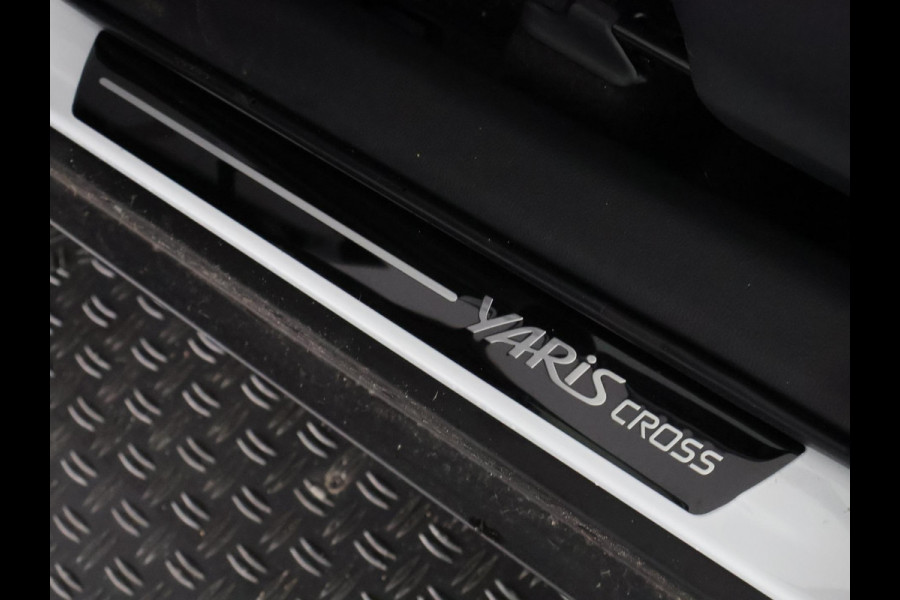 Toyota Yaris Cross 1.5 Hybrid 130 Dynamic Luxury Bi-Tone