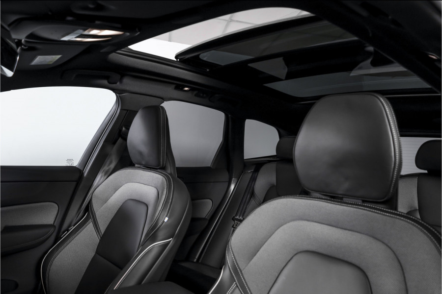 Volvo XC60 2.0 T6 Plug-in hybrid AWD Plus Black Edition - Facelift MY26 | S/K-Panodak | Dig. Cockpit | Adapt. Cruise | Elek. Klep | Stoel-+Stuurverw. | 360 Camera | NAV+App. Connect | ECC | LM 21" | 1424