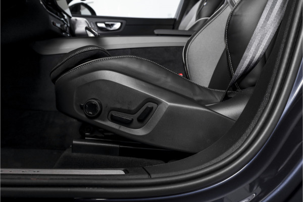 Volvo XC60 2.0 T6 Plug-in hybrid AWD Plus Black Edition - Facelift MY26 | S/K-Panodak | Dig. Cockpit | Adapt. Cruise | Elek. Klep | Stoel-+Stuurverw. | 360 Camera | NAV+App. Connect | ECC | LM 21" | 1424