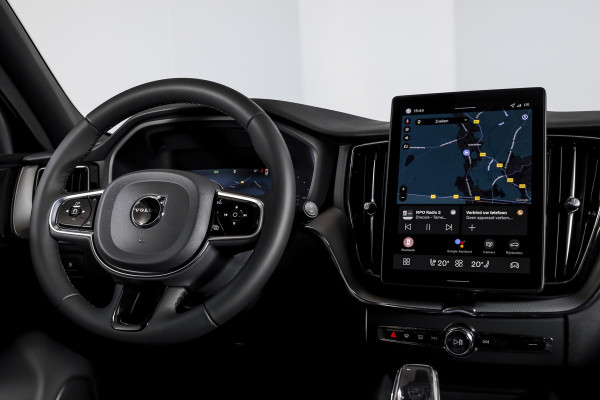 Volvo XC60 2.0 T6 Plug-in hybrid AWD Plus Black Edition - Facelift MY26 | S/K-Panodak | Dig. Cockpit | Adapt. Cruise | Elek. Klep | Stoel-+Stuurverw. | 360 Camera | NAV+App. Connect | ECC | LM 21" | 1424