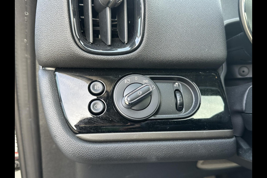 MINI Countryman 1.5 Cooper S E ALL4 PHEV Plug-in Hybride | Direct Rijklaar & Leverbaar | Panorama Dak | Stoelverwarming | Adaptieve Cruise Control | CarPlay & Camera | 12 Mnd BOVAG Garantie