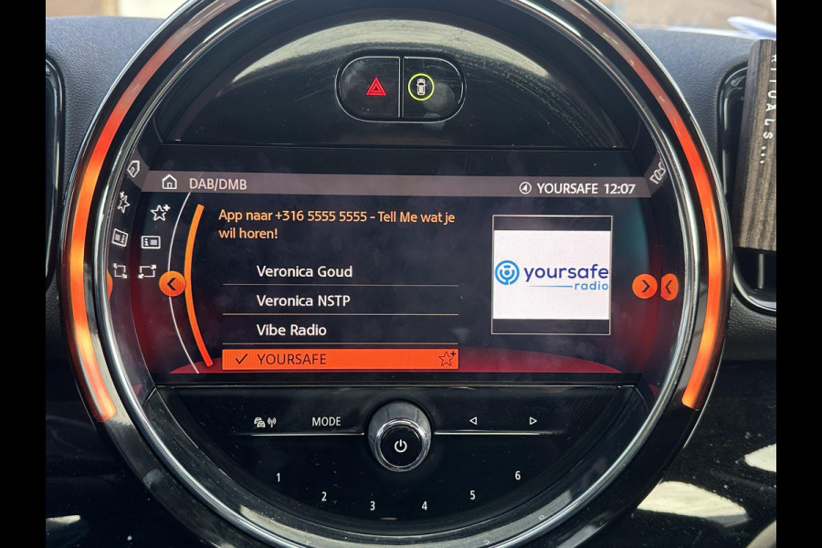 MINI Countryman 1.5 Cooper S E ALL4 PHEV Plug-in Hybride | Direct Rijklaar & Leverbaar | Panorama Dak | Stoelverwarming | Adaptieve Cruise Control | CarPlay & Camera | 12 Mnd BOVAG Garantie