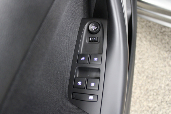 Opel Astra 1.2 Business Edition Stoelverw|stuurverw.