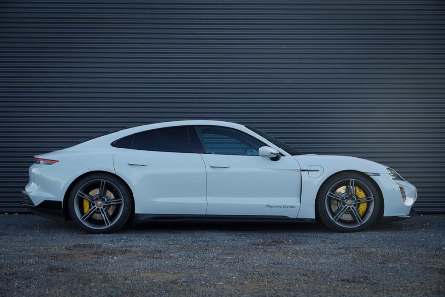 Porsche Taycan Turbo 93 kWh / 4Wiel Sturing / Pano / Passenger Display / Coated Brakes / Incl BTW