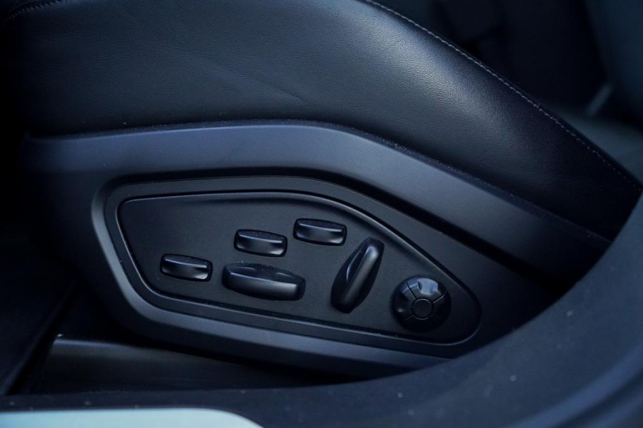 Porsche Taycan Turbo 93 kWh / 4Wiel Sturing / Pano / Passenger Display / Coated Brakes / Incl BTW