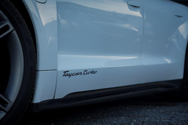 Porsche Taycan Turbo 93 kWh / 4Wiel Sturing / Pano / Passenger Display / Coated Brakes / Incl BTW