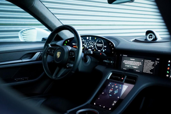 Porsche Taycan Turbo 93 kWh / 4Wiel Sturing / Pano / Passenger Display / Coated Brakes / Incl BTW