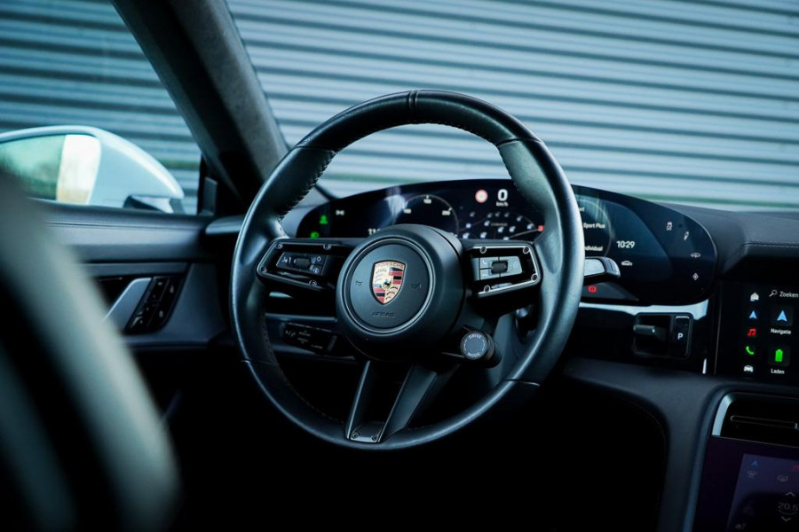 Porsche Taycan Turbo 93 kWh / 4Wiel Sturing / Pano / Passenger Display / Coated Brakes / Incl BTW