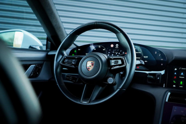 Porsche Taycan Turbo 93 kWh / 4Wiel Sturing / Pano / Passenger Display / Coated Brakes / Incl BTW