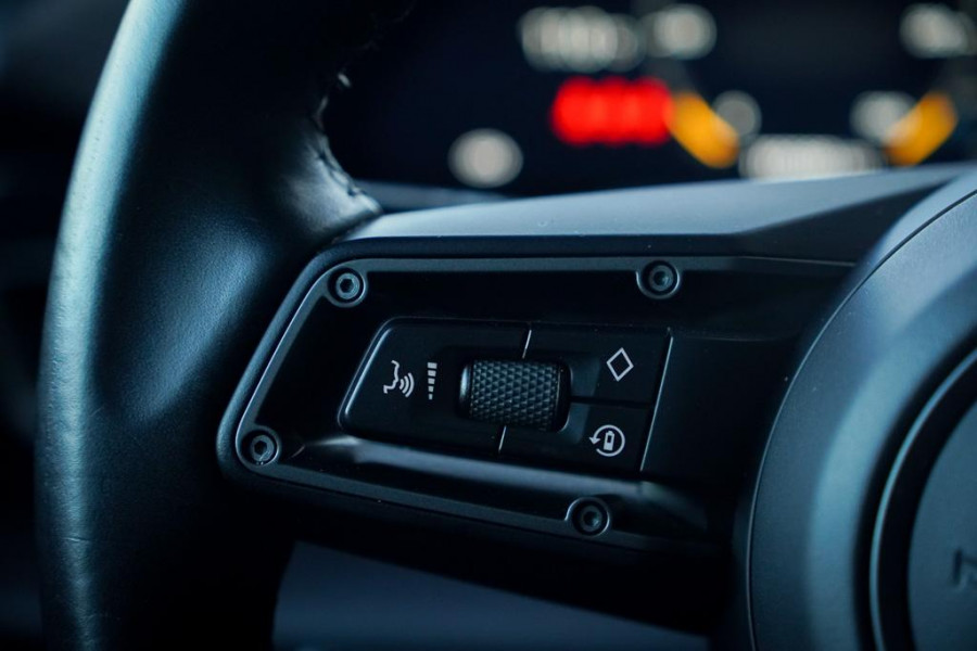 Porsche Taycan Turbo 93 kWh / 4Wiel Sturing / Pano / Passenger Display / Coated Brakes / Incl BTW