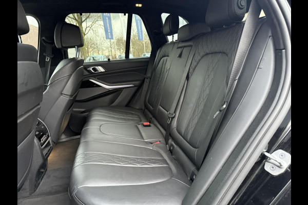 BMW X5 xDrive45e High Executive BOMVOL OPTIES| INDIVIDUAL| SOFTCLOSE| PANO| LASER LED| ALCANTARA HEMEL| HARMAN KARDON| DRIVING ASS. PROF| HEAD-UP| 360 CAMERA| ACHTERBANK VERWARMING| 22 INCH| STUURVERWARMING , ACHTERAS BESTURING| ETC...|