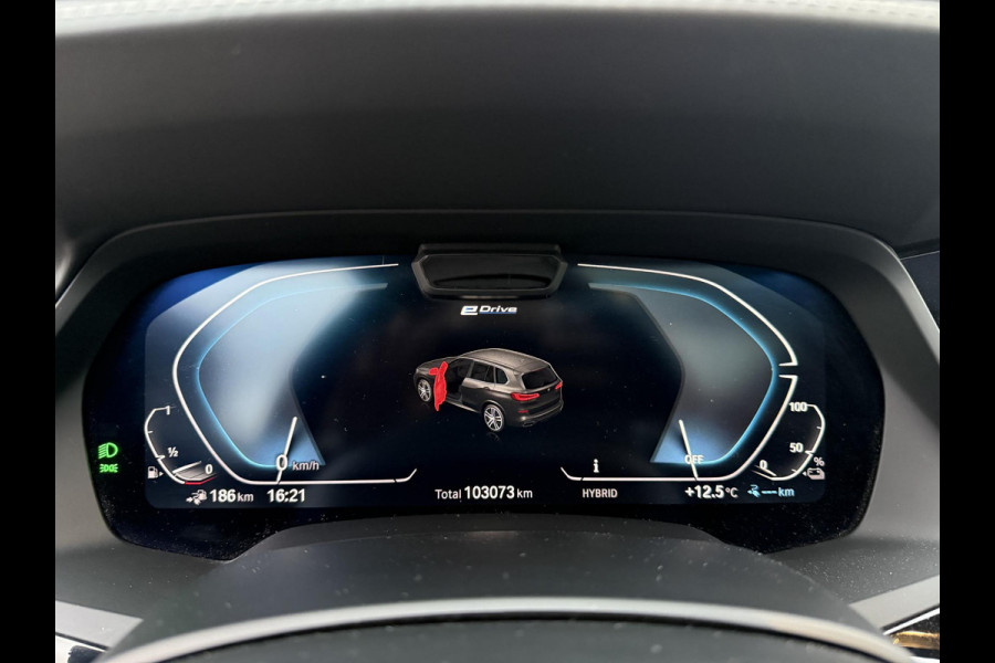 BMW X5 xDrive45e High Executive BOMVOL OPTIES| INDIVIDUAL| SOFTCLOSE| PANO| LASER LED| ALCANTARA HEMEL| HARMAN KARDON| DRIVING ASS. PROF| HEAD-UP| 360 CAMERA| ACHTERBANK VERWARMING| 22 INCH| STUURVERWARMING , ACHTERAS BESTURING| ETC...|