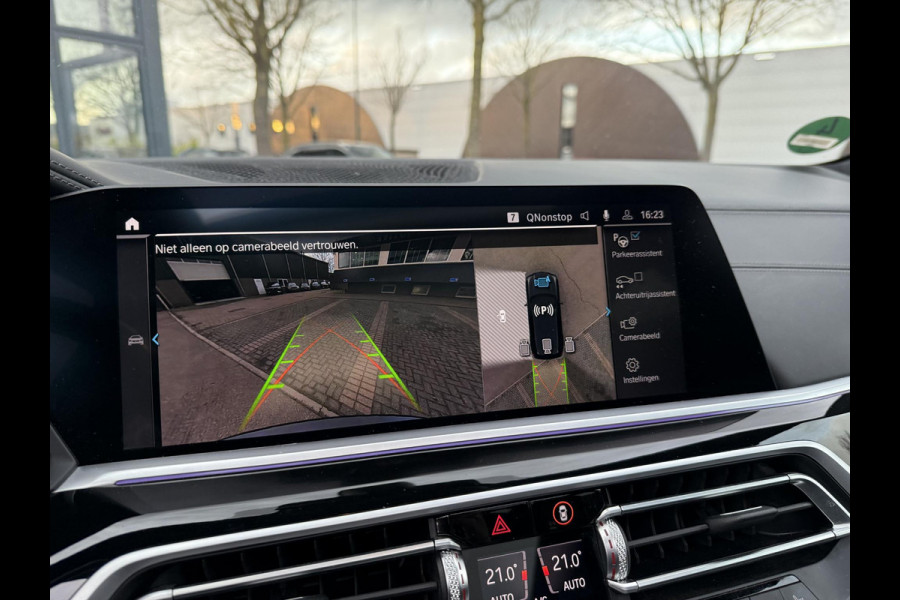 BMW X5 xDrive45e High Executive BOMVOL OPTIES| INDIVIDUAL| SOFTCLOSE| PANO| LASER LED| ALCANTARA HEMEL| HARMAN KARDON| DRIVING ASS. PROF| HEAD-UP| 360 CAMERA| ACHTERBANK VERWARMING| 22 INCH| STUURVERWARMING , ACHTERAS BESTURING| ETC...|