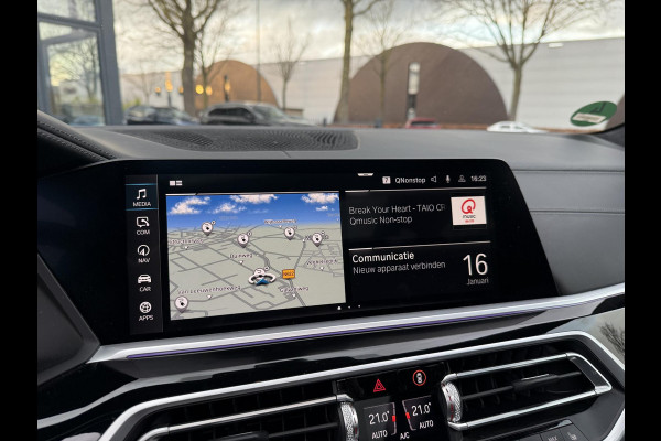 BMW X5 xDrive45e High Executive BOMVOL OPTIES| INDIVIDUAL| SOFTCLOSE| PANO| LASER LED| ALCANTARA HEMEL| HARMAN KARDON| DRIVING ASS. PROF| HEAD-UP| 360 CAMERA| ACHTERBANK VERWARMING| 22 INCH| STUURVERWARMING , ACHTERAS BESTURING| ETC...|