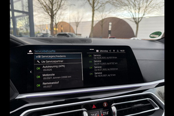 BMW X5 xDrive45e High Executive BOMVOL OPTIES| INDIVIDUAL| SOFTCLOSE| PANO| LASER LED| ALCANTARA HEMEL| HARMAN KARDON| DRIVING ASS. PROF| HEAD-UP| 360 CAMERA| ACHTERBANK VERWARMING| 22 INCH| STUURVERWARMING , ACHTERAS BESTURING| ETC...|